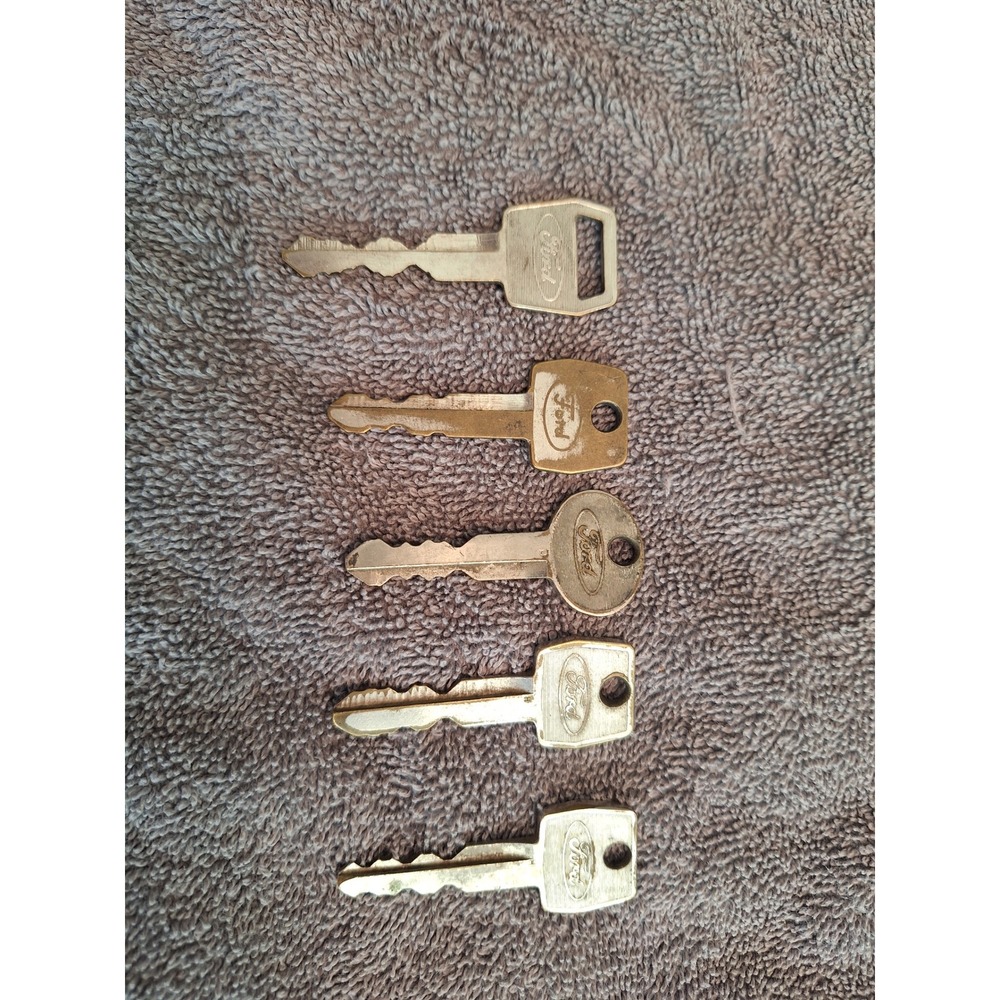 Vintage Ford Motor Company Keys Lot of 5 Automotive Collectibles Oval Logo Mixed